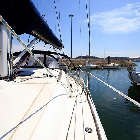 Salis - Jeanneau 39i 船屋 *