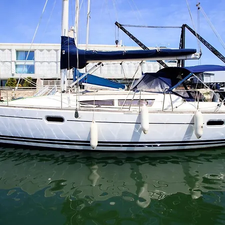 Salis - Jeanneau 39i Botel Lissabon